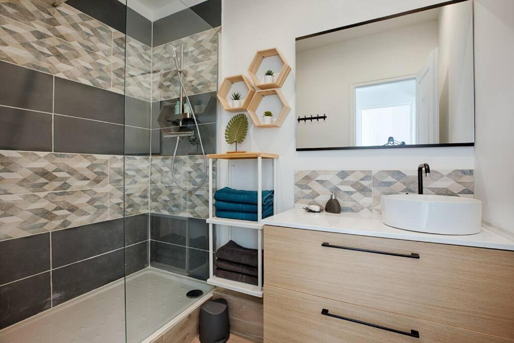Joli T3 Avec Balcon - Gare St-Charles A 50 M Apartment Марсилия Екстериор снимка